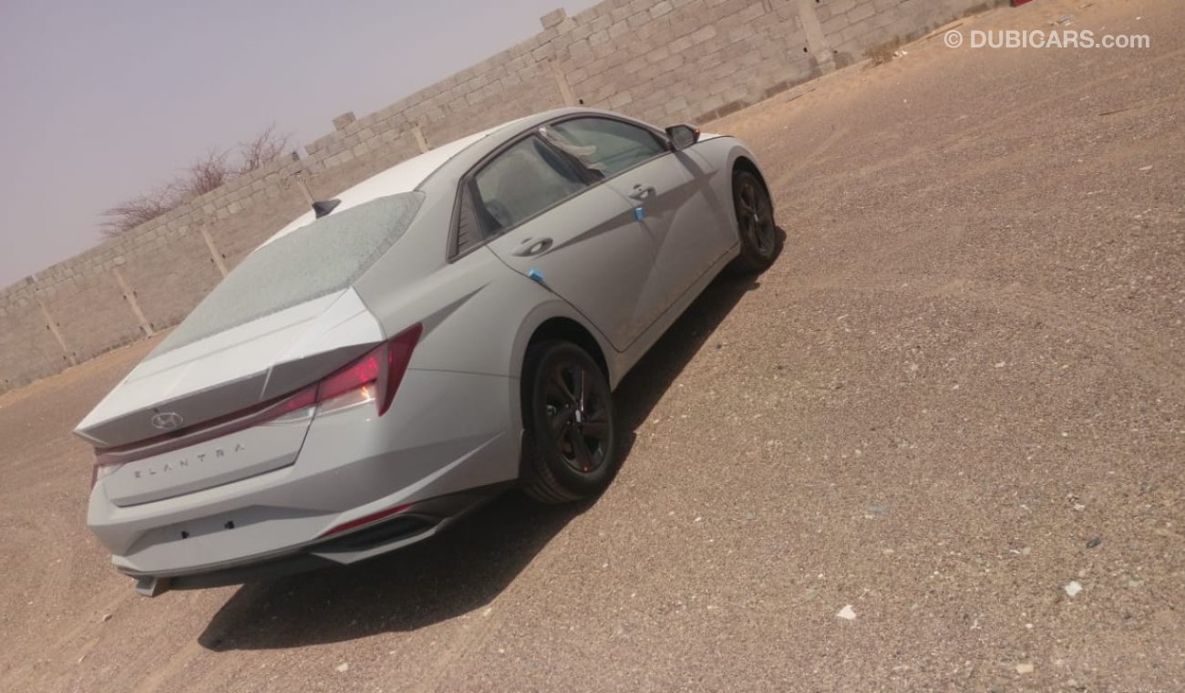 هيونداي إلانترا 1.6L Petrol, Alloy Rims, Sunroof ,DVD Camera, Rear A/C ( CODE # HYE22 )