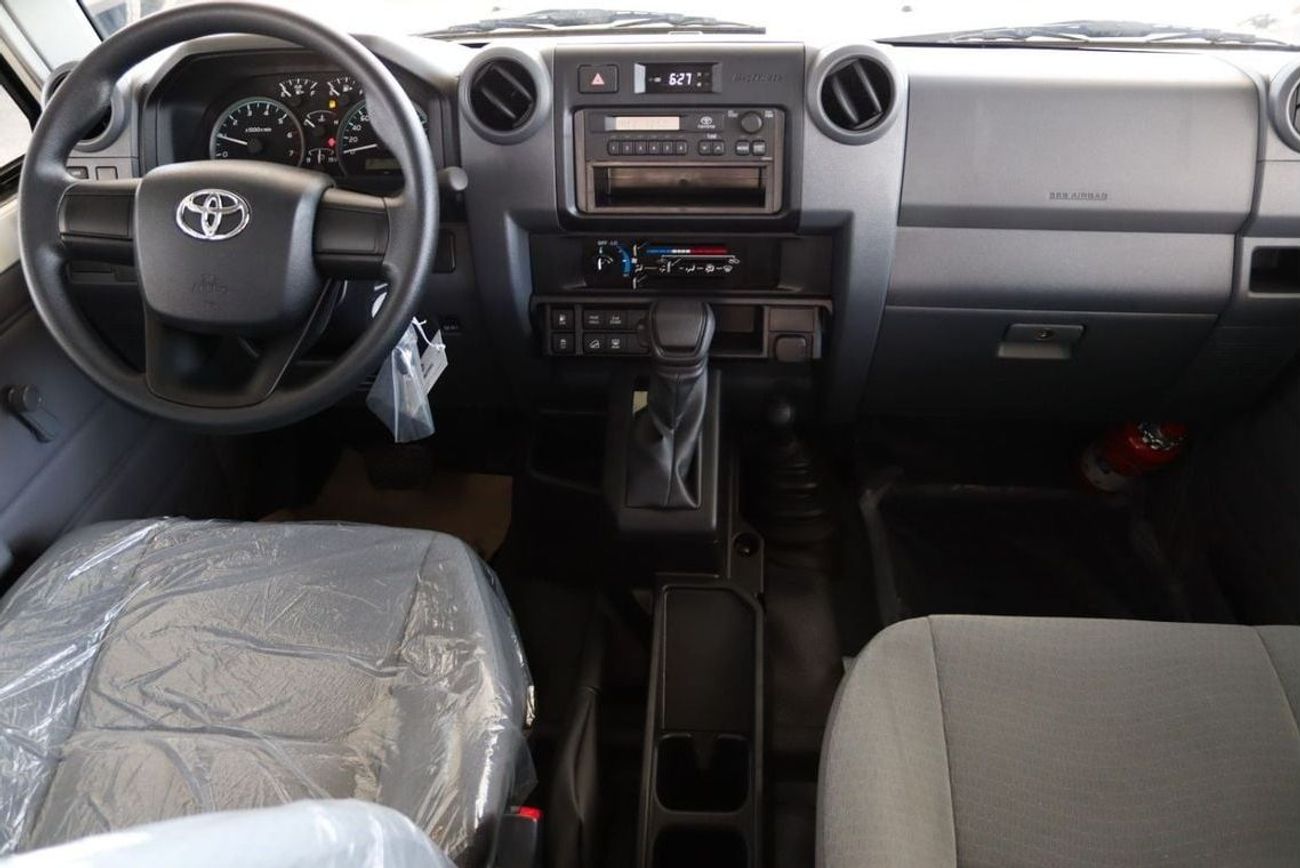 تويوتا لاند كروزر 70 2025 TOYOTA LAND CRUISER GRJ 78 4.0 V6 AUTOMATIC **التصدير فقط خارج الخليج****EXPORT ONLY**