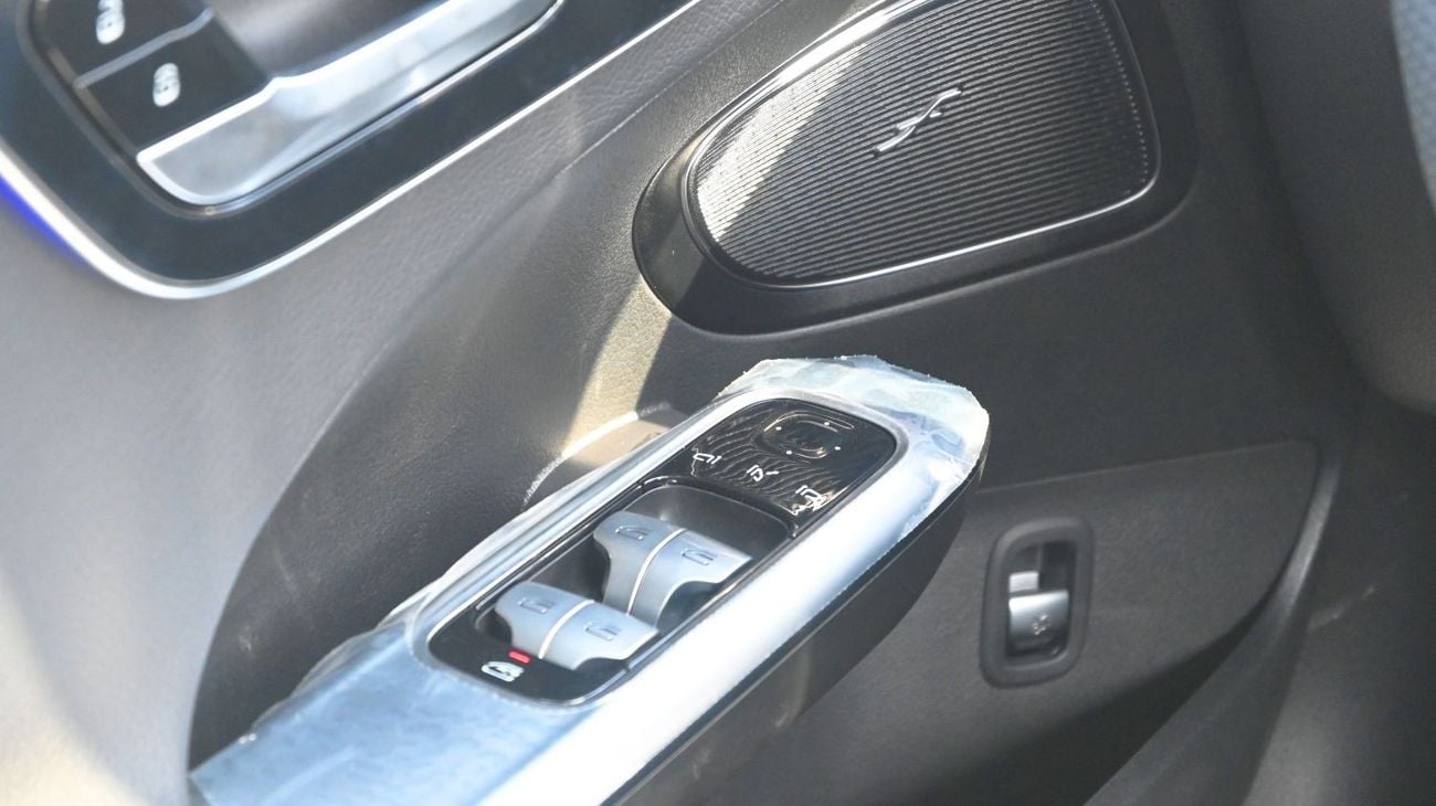 مرسيدس بنز C 200 Mercedes C200 L 2025 1.5L 4 Cylinder 170 hp  4 Doors 5 Seats Grey outside Black inside