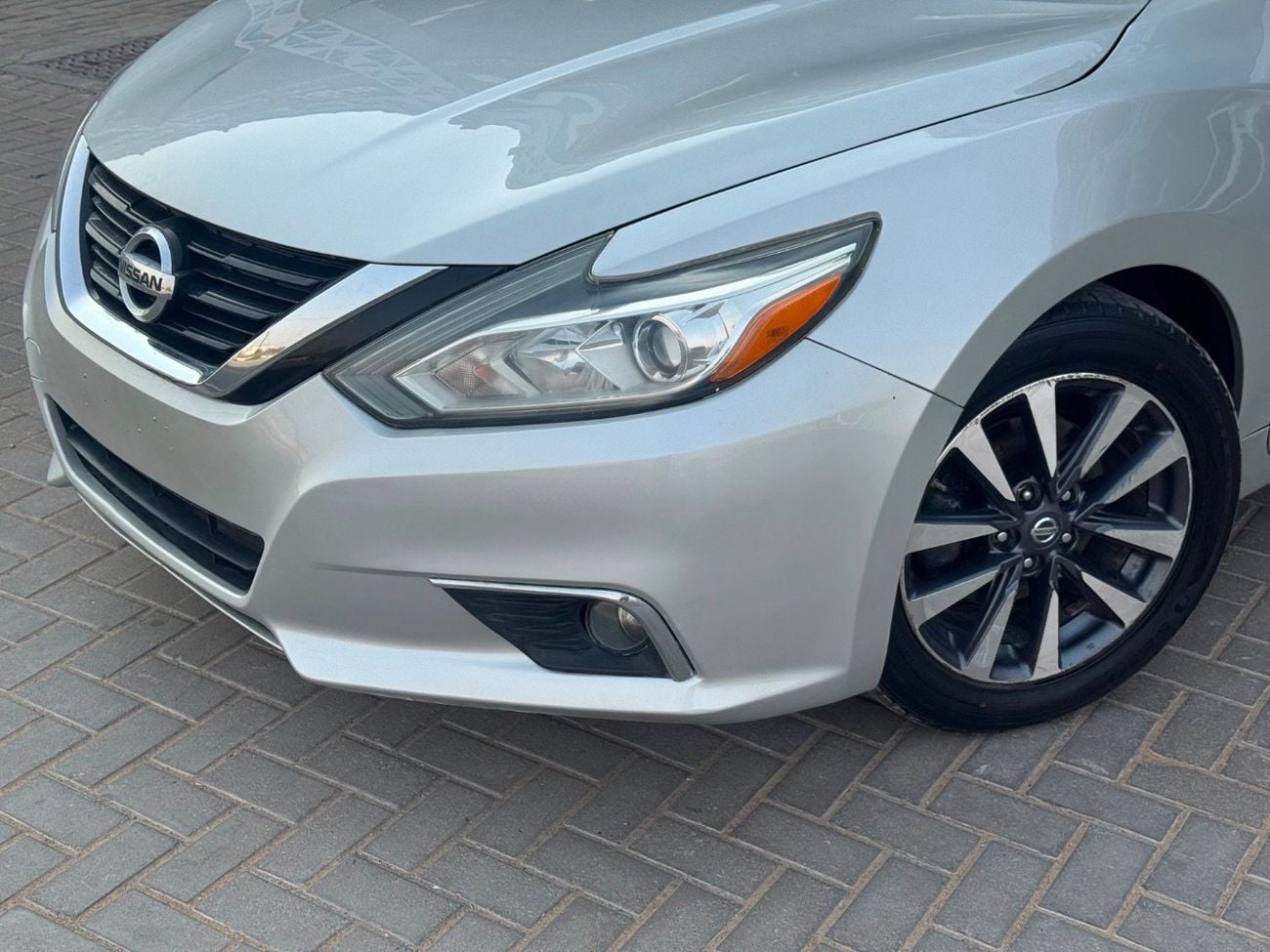 نيسان ألتيما SV 2.4L V4 /SUNROOF / CRUISE CONTROL / SCREEN / LED HEADLIGHTS