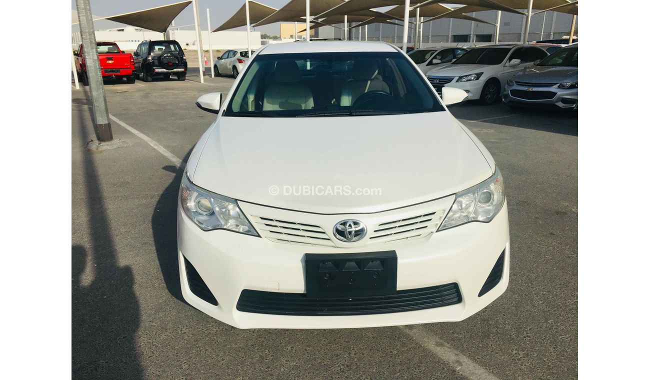 Used Toyota Camry 2014 for sale in Sharjah 207933