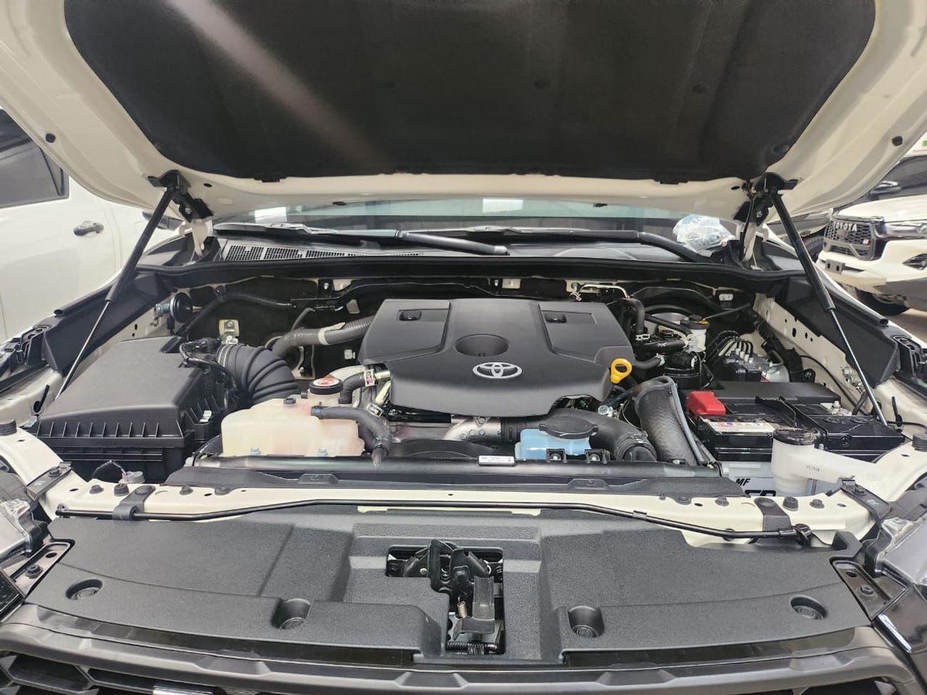 Toyota Hilux Toyota Hilux GR Sport Diesel with Radar