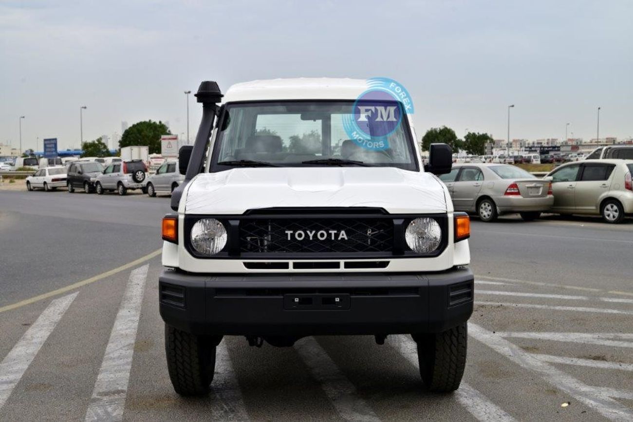 تويوتا لاند كروزر 70 2.8L Diesel 9 Seater 4WD Manual Euro 4