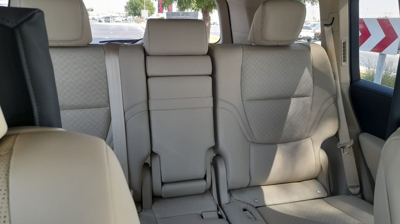 تويوتا لاند كروزر Right-Hand drive Diesel ZX black with biege