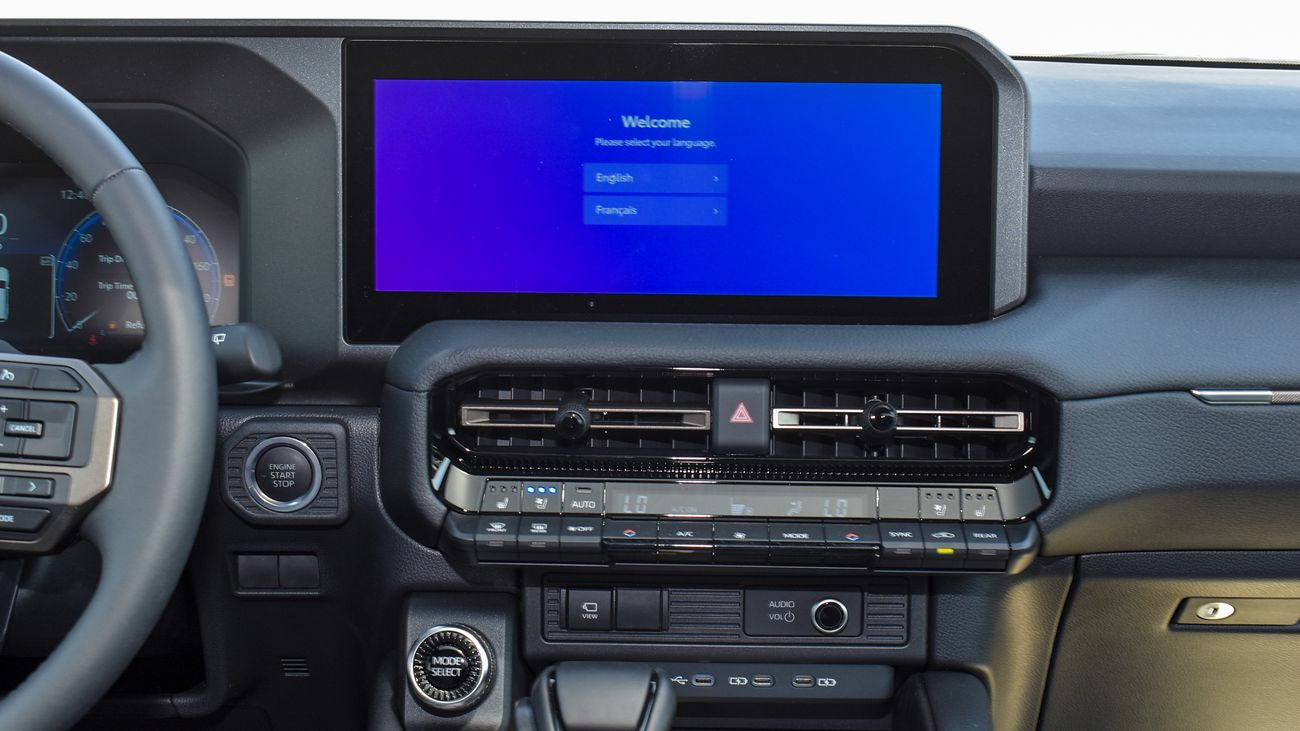 تويوتا برادو 2.4L Petrol with Sunroof