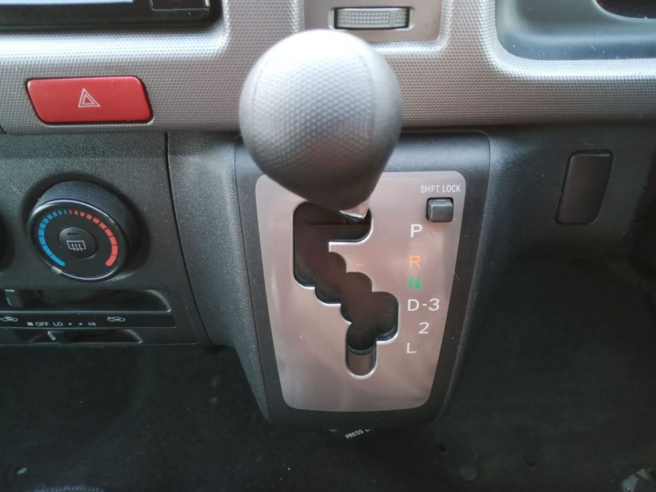 Toyota Hiace TOYOTA HIACE VAN RIGHT HAND DRIVE (PM 893)