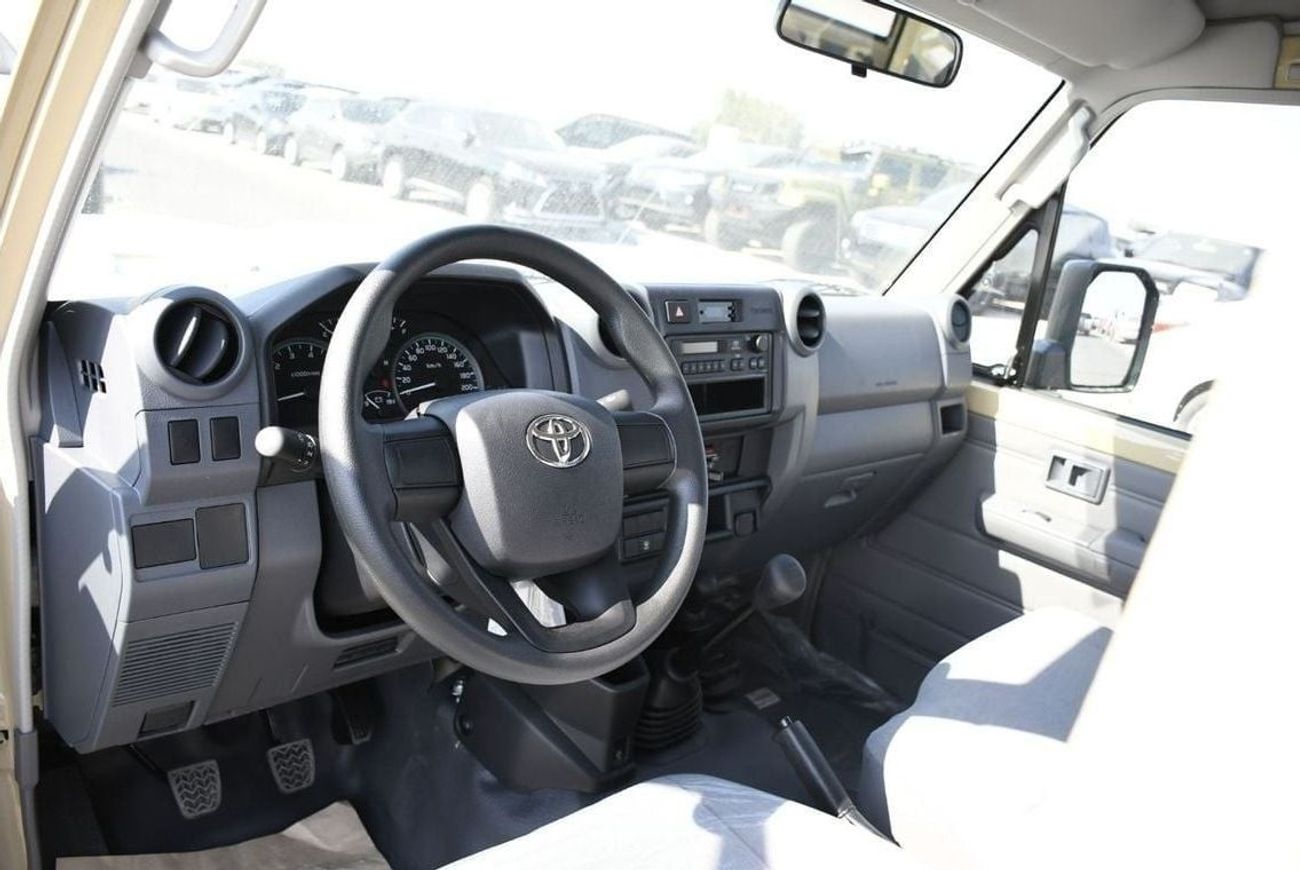 Toyota Land Cruiser 70 4.0L V6 78 Serice MT ( Ready Car )