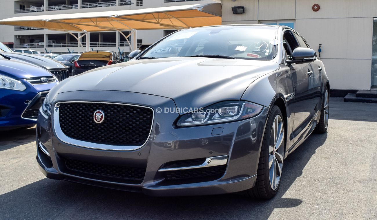 Jaguar XJ 3.0L V6 S/C R-Sport SWB RWD