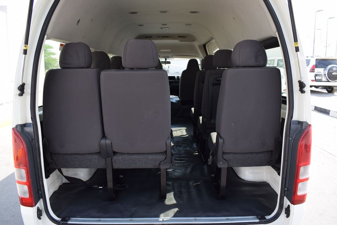 Toyota Hiace GL - High Roof LWB Toyota Hiace Highroof Bus GL, Model:2018. Only done 151000 km