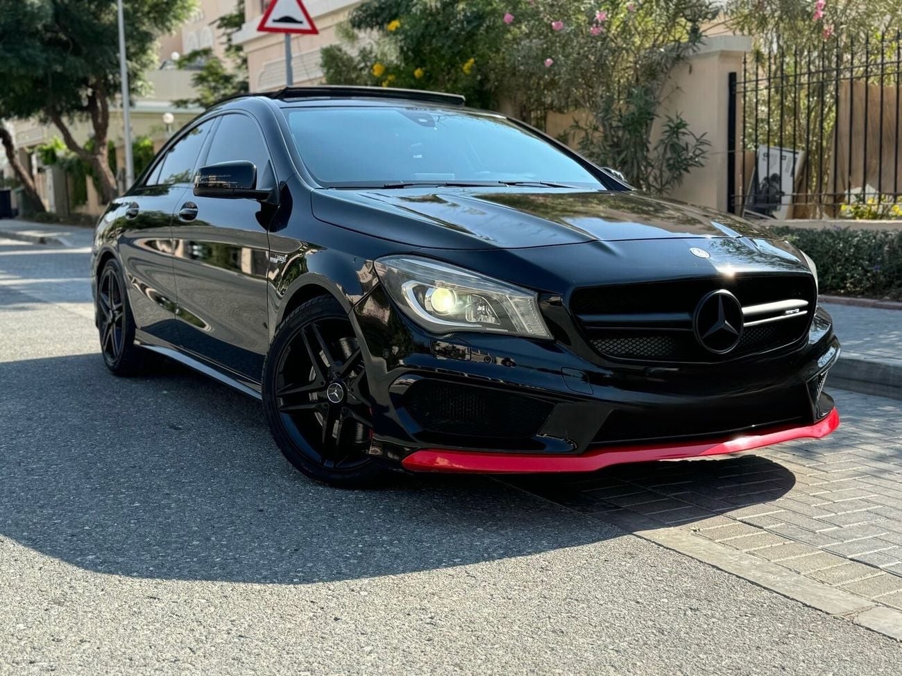 مرسيدس بنز CLA 45 AMG Std 2.0L