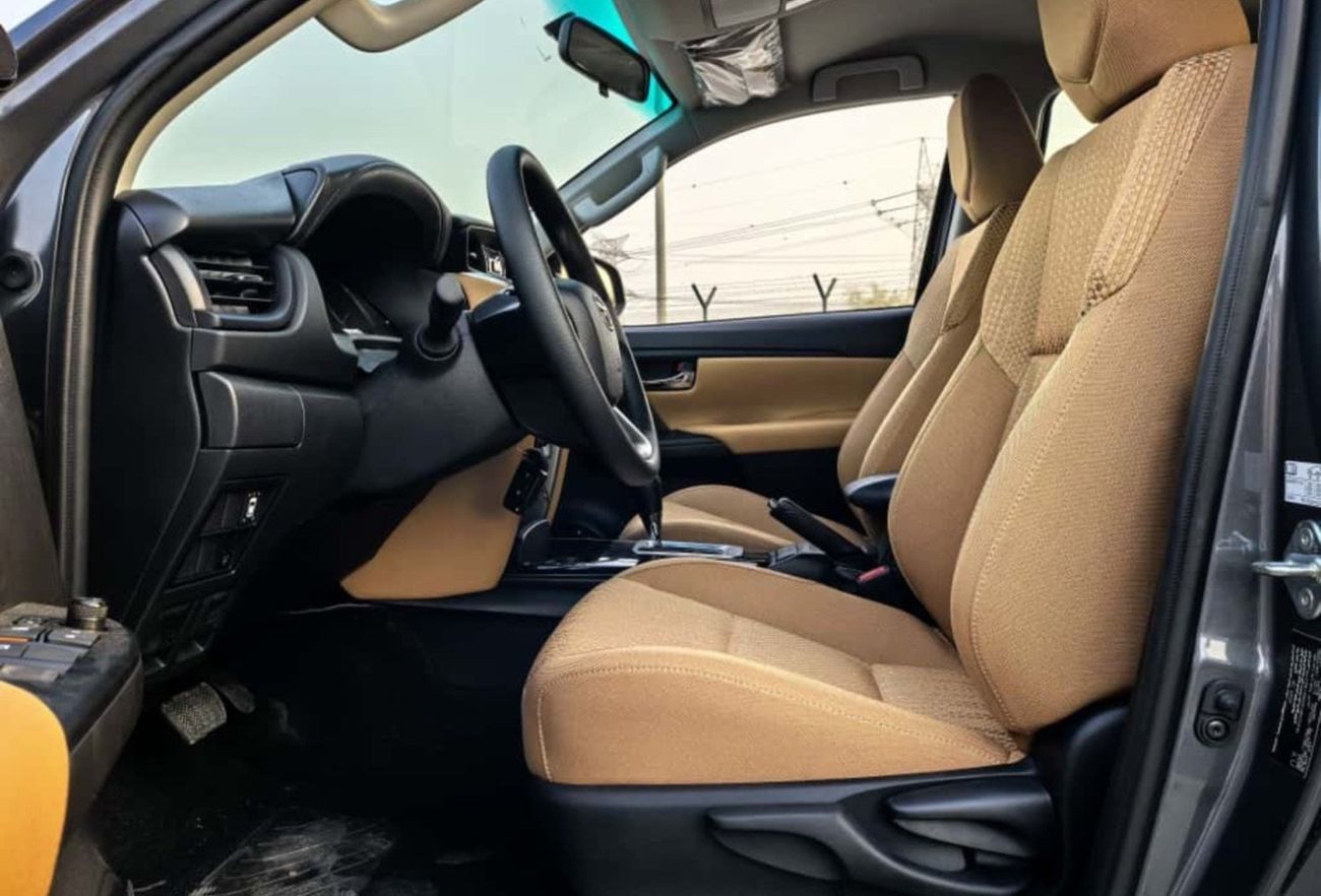 Toyota Fortuner 2.7L,4X4,17''AW,A/T