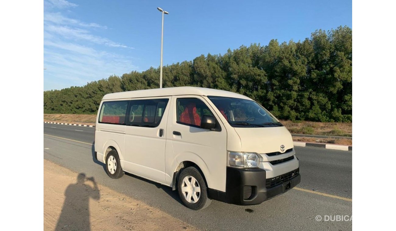 Toyota Hiace Toyota haice 2015 gcc 15 seats for sale