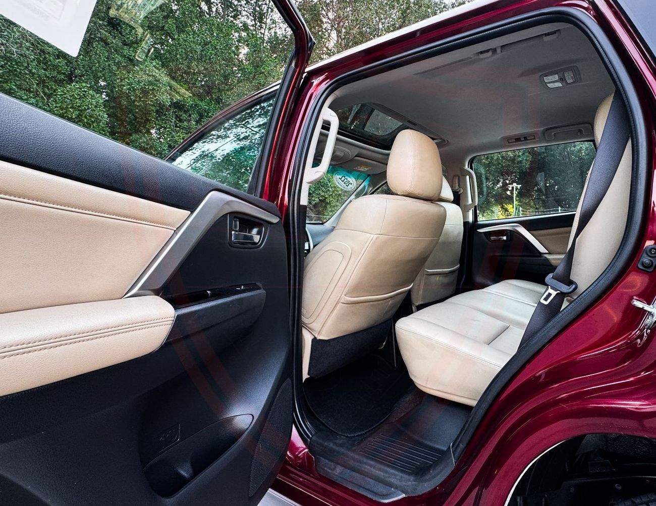 Mitsubishi Montero Sport GLS Premium 3.0L (7 Seater) Mitsubishi Montero Sport | 3.0 L | 2022 | GCC | Accident-Free | In Excel