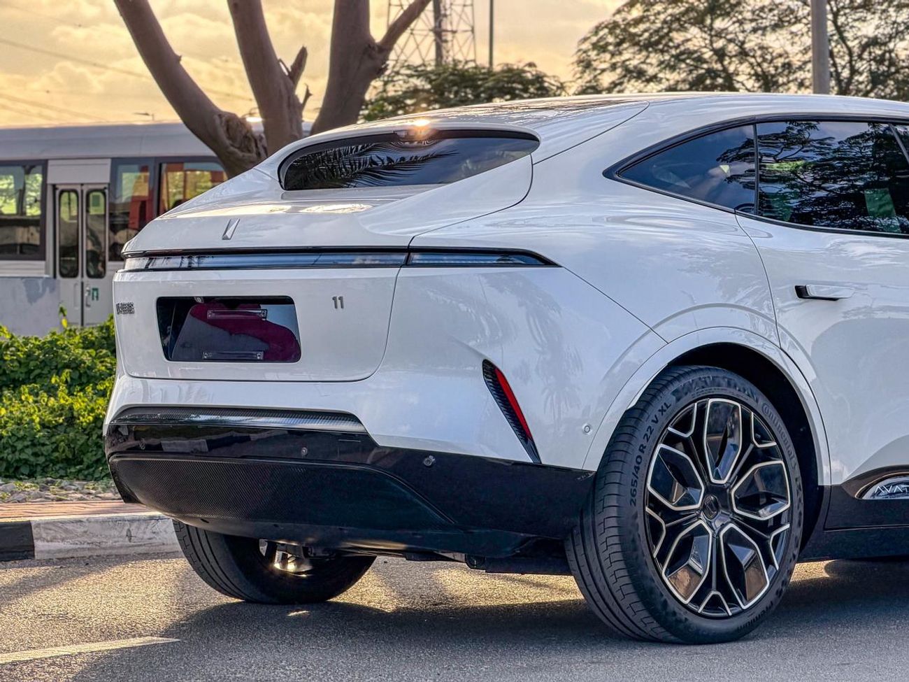 أفاتر 11 Premium AWD