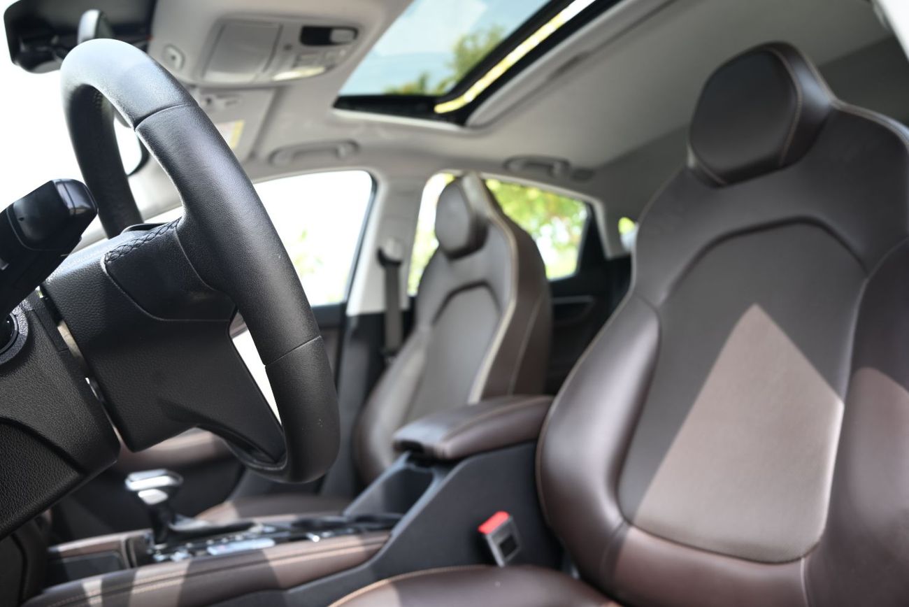 جاك J7 570 AED - ORIGINAL PAINT - JAC J7 1.5TC LUXURY 2023 - LOW MILEAGE - FIRST OWNER