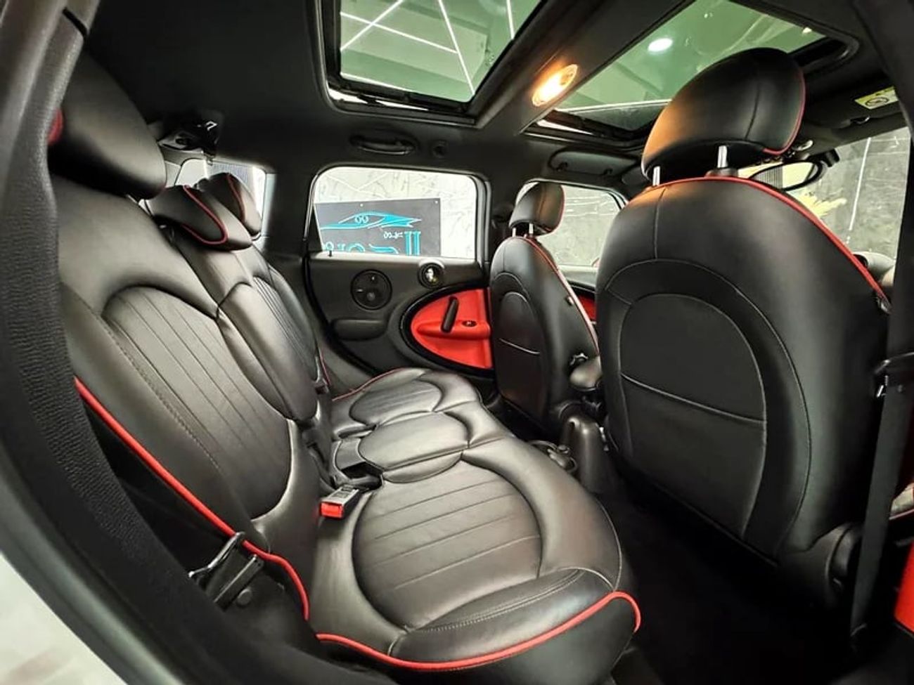 Mini Countryman John Cooper Works 1.6L UNIQUE JOINS COOPER WORKS || ACCIDENT FREE || GCC || PANORAMIC ROOF