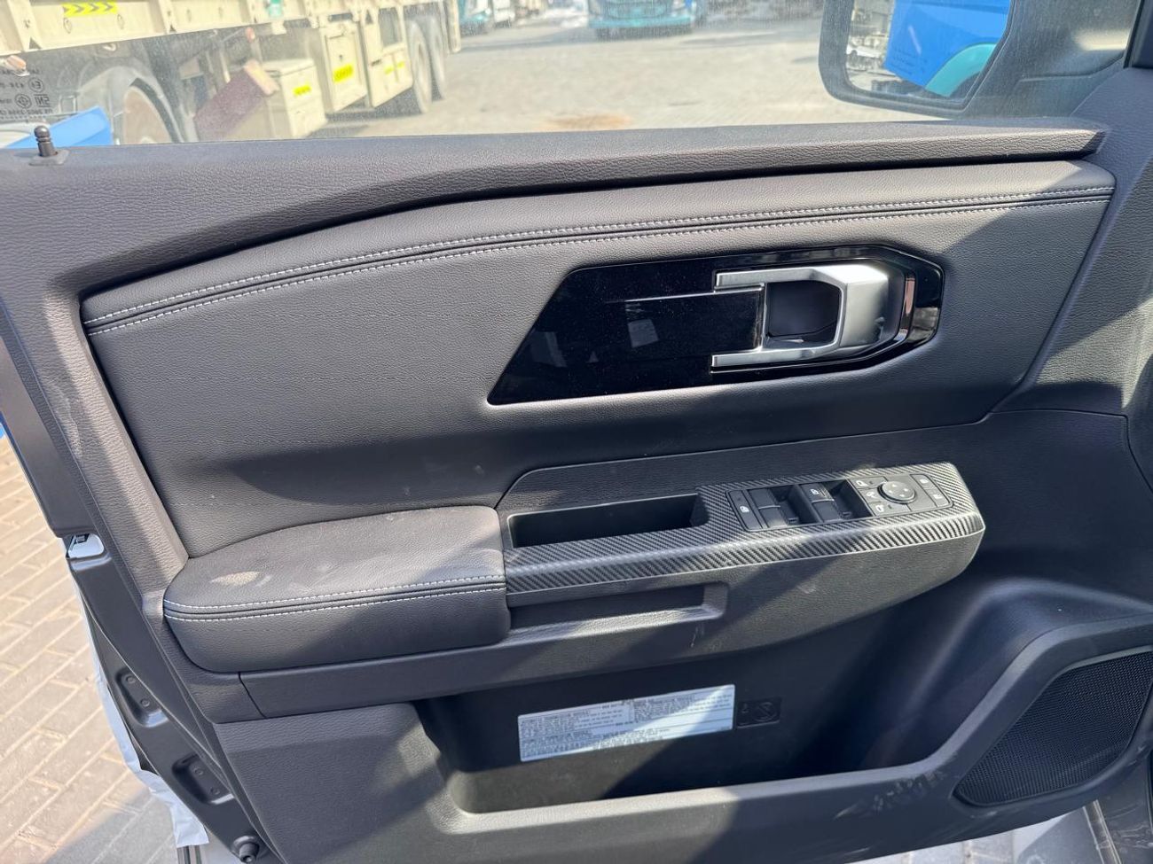 Mitsubishi L200 MITSUBISHI L200 Petrol Double Cabin 4WD 5MT 2.5L GLX -FULL OPTION_Grey