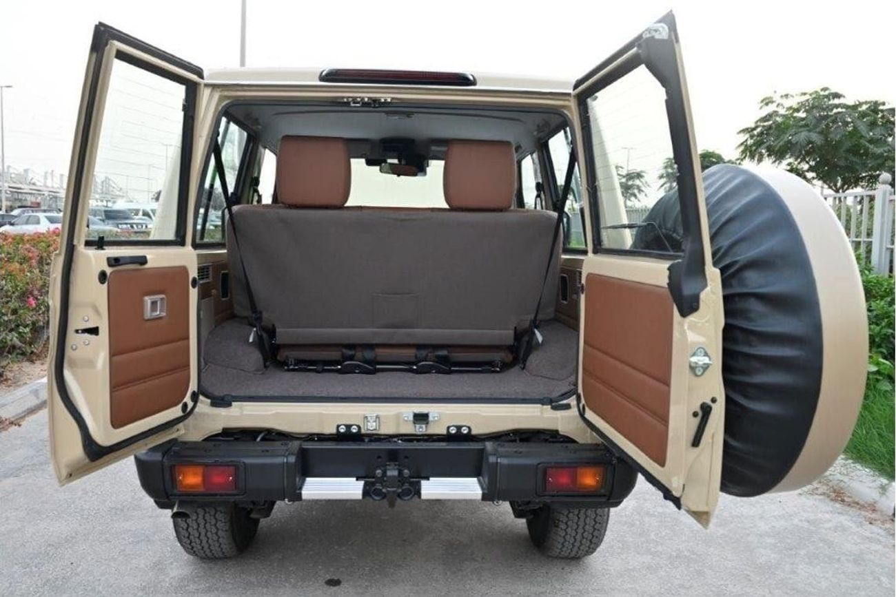 Toyota Land Cruiser 70 2025 TOYOTA LAND CRUISER 71 HARDTOP SDLX V6 4.0L PETROL 4WD AT