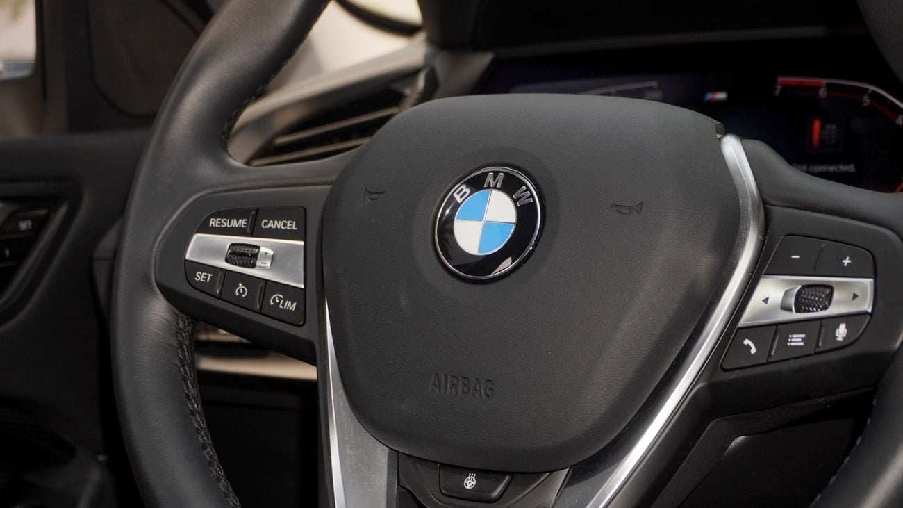 BMW 120i  2024!! NO PAINT!! NO ACCIDENT!! KOREAN SPECS