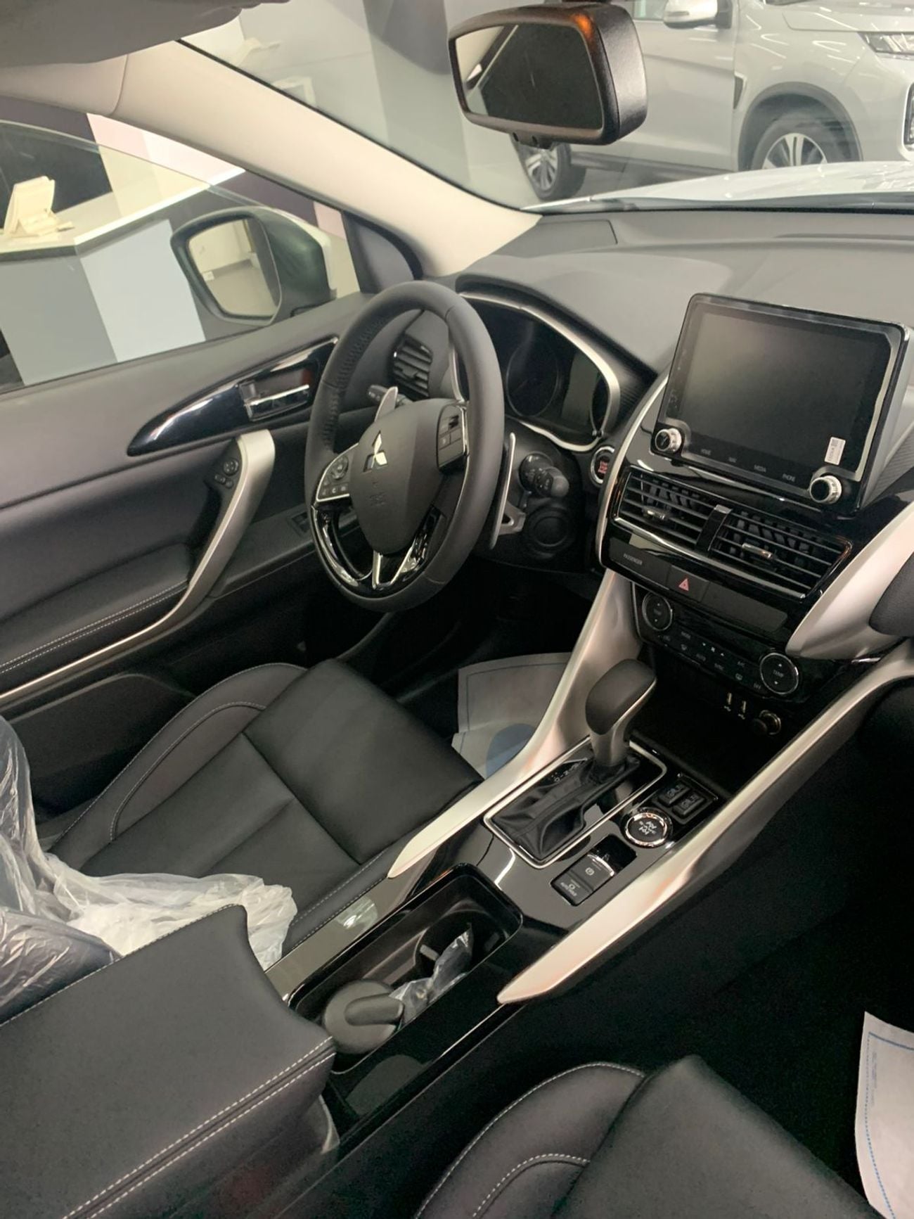 ميتسوبيشي إكلبس كروس HIGHLINE 2.0L 155HP AWD 5 SEATS 5 DOOR