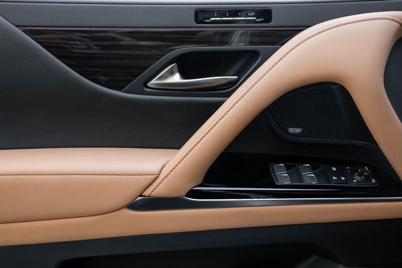 Lexus LX 600 600 Signature | 7,442 P.M  | 0% Downpayment | LOW KMS!