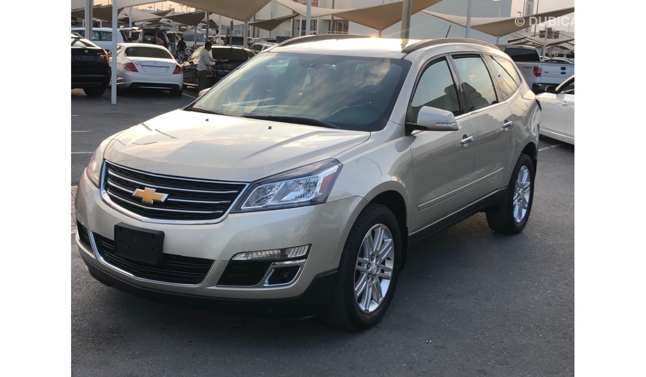 Chevrolet Transverse Chevorlet TRAVERSE MODEL 2015 GCC car prefect condition cruise control Bluetooth navigation sensors