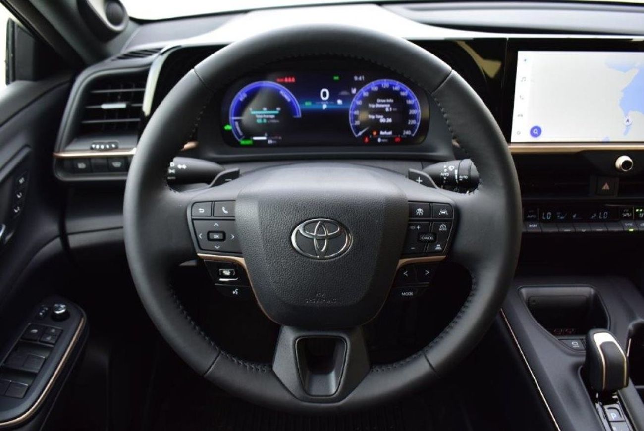 Toyota Crown Platinum Hybridmax