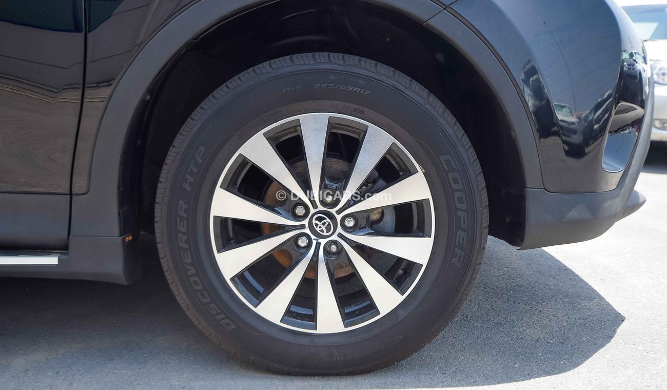 تويوتا راف ٤ LE AWD