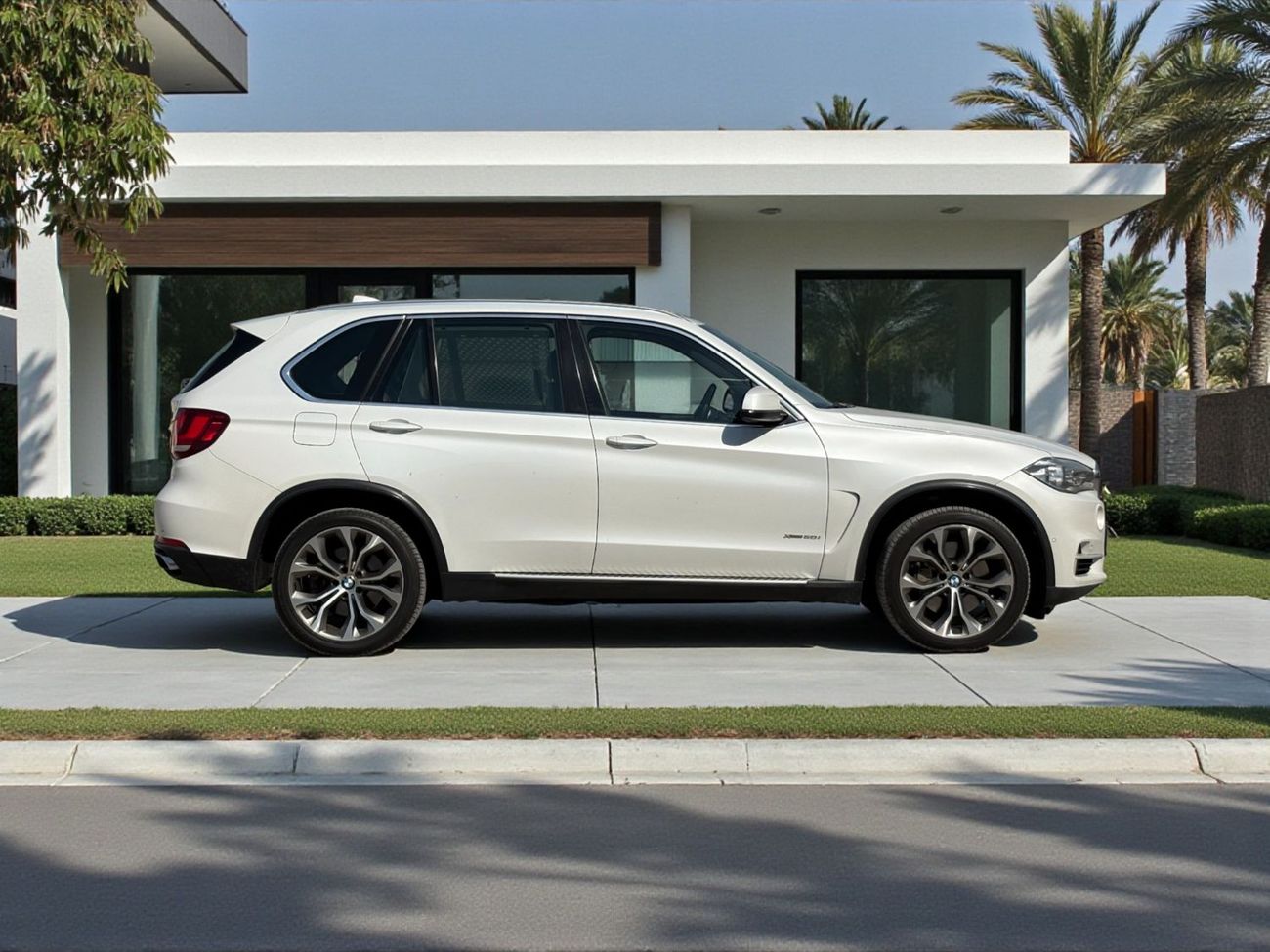 BMW X5 50i Exclusive 4.4L (5 Seater) | 2015 | GCC SPECS | Full Option