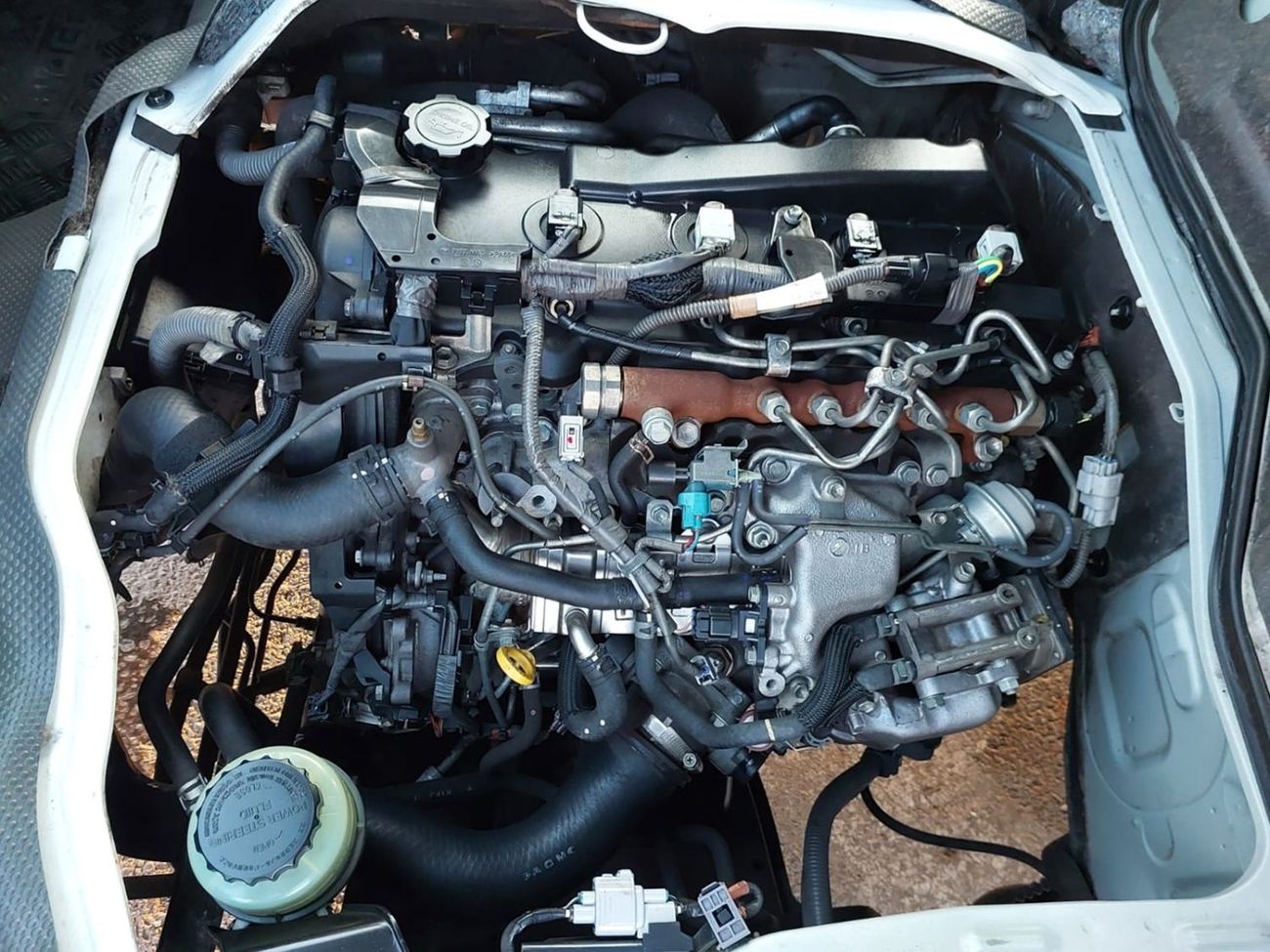 Toyota Hiace TOYOTA HIACE COMMUTER VAN RHD 2016 MODEL 3.0 L DIESEL MANUAL(PM18802)