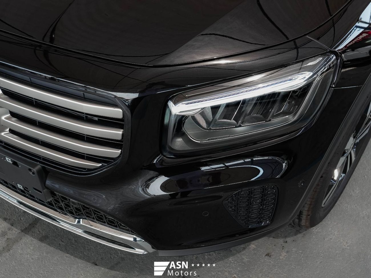 Mercedes-Benz GLB 200 Luxury 7 Seater 1.3 Turbo (Export Price)