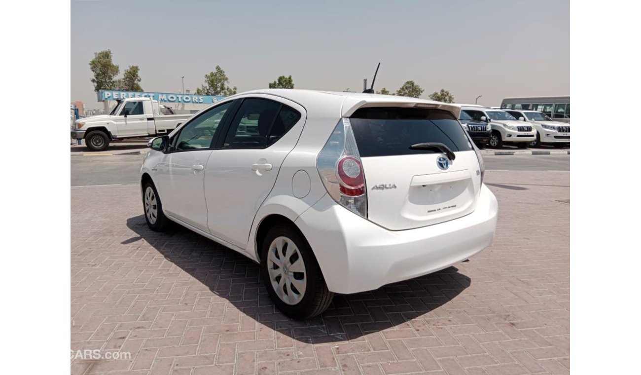 تويوتا برياس TOYOTA AQUA RIGHT HAND DRIVE (PMPM1286)