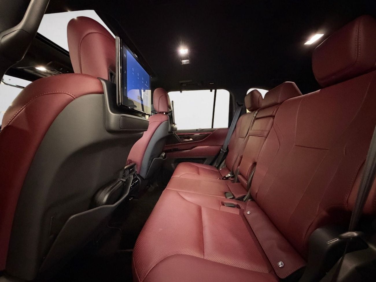 Lexus LX600 SIGNATURE AED 8,480 P.M | 0% DOWN PAYMENT | LEXUS LX600 | AGENCY WARRANTY & FULL AGENCY SERVICE HISTORY | 2025
