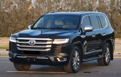 Toyota Land Cruiser GXR 2010 Model Facelift to 2024 Shape LC300 Full Option Car is very clean and Perfect condition