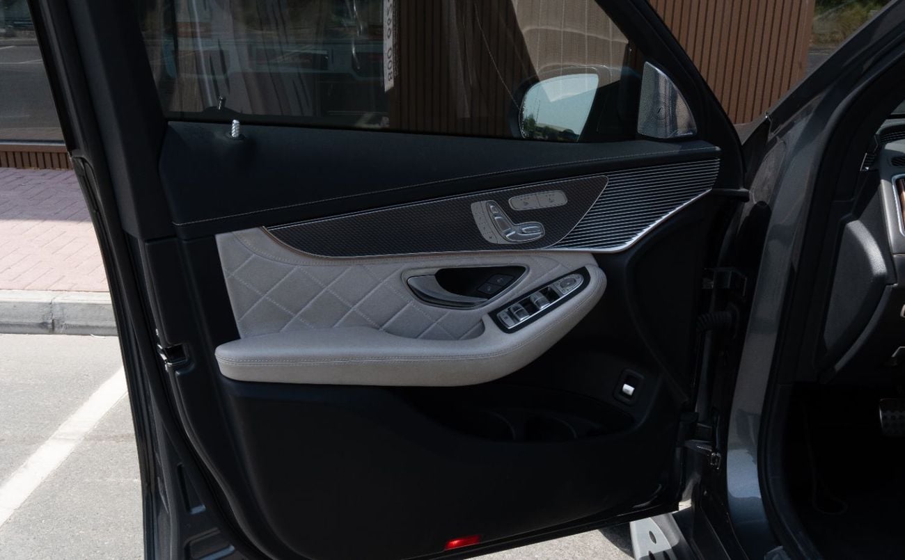 مرسيدس بنز EQC 400 4MATIC