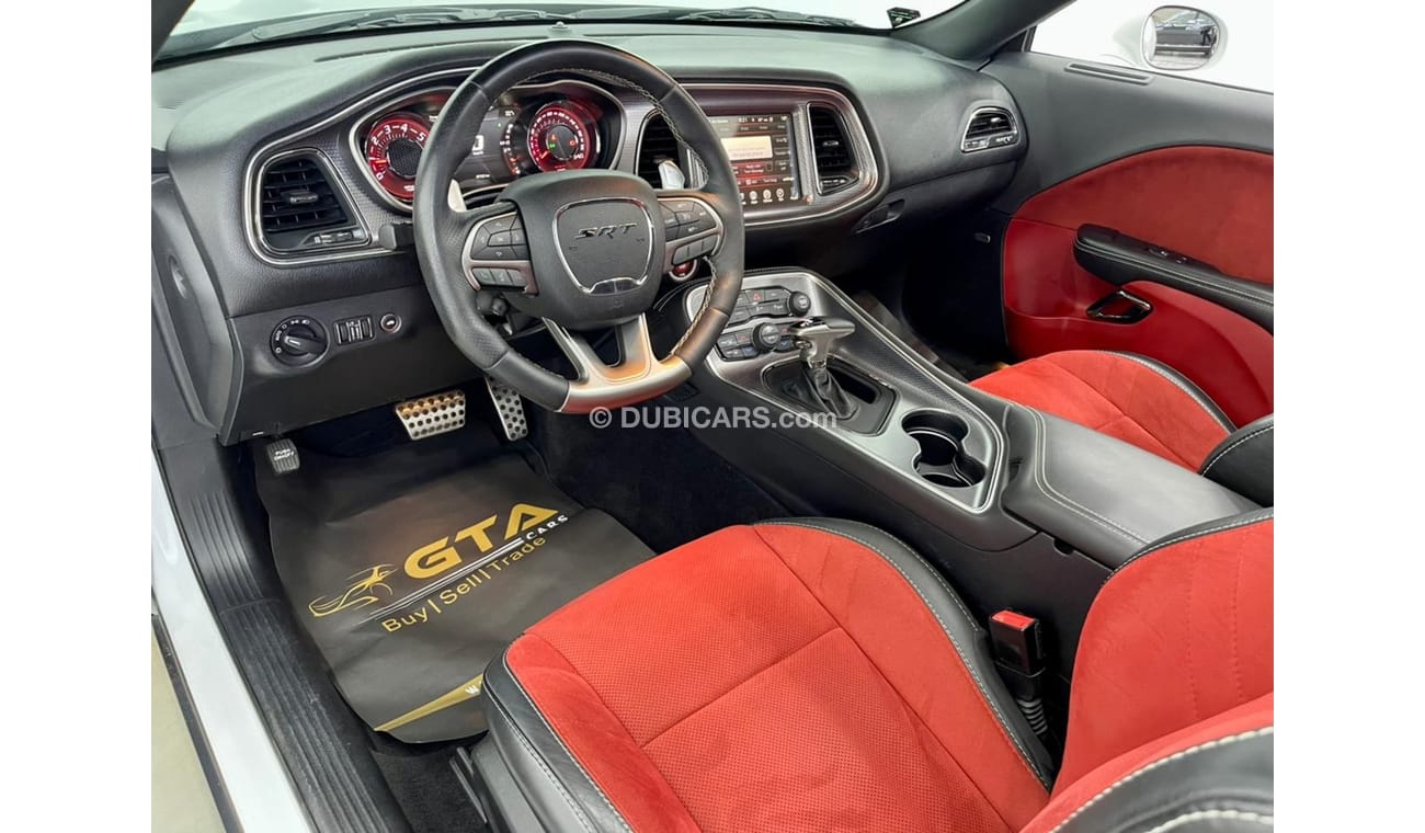 دودج تشالينجر SRT هيلكات 2016 Dodge Challenger SRT Hellcat, Warranty, Full Service History, GCC