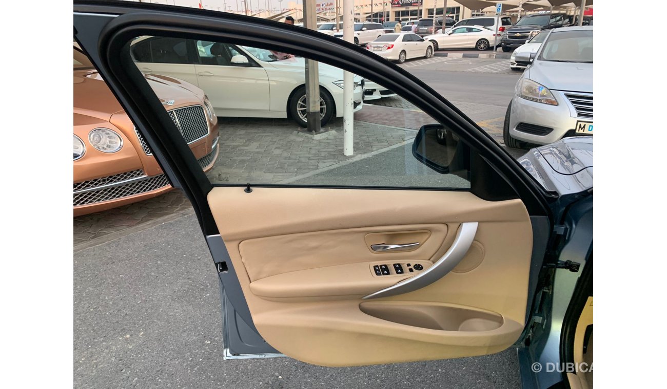 BMW 320i BMW I 320_Gcc_2014_Excellent_Condition _Full option