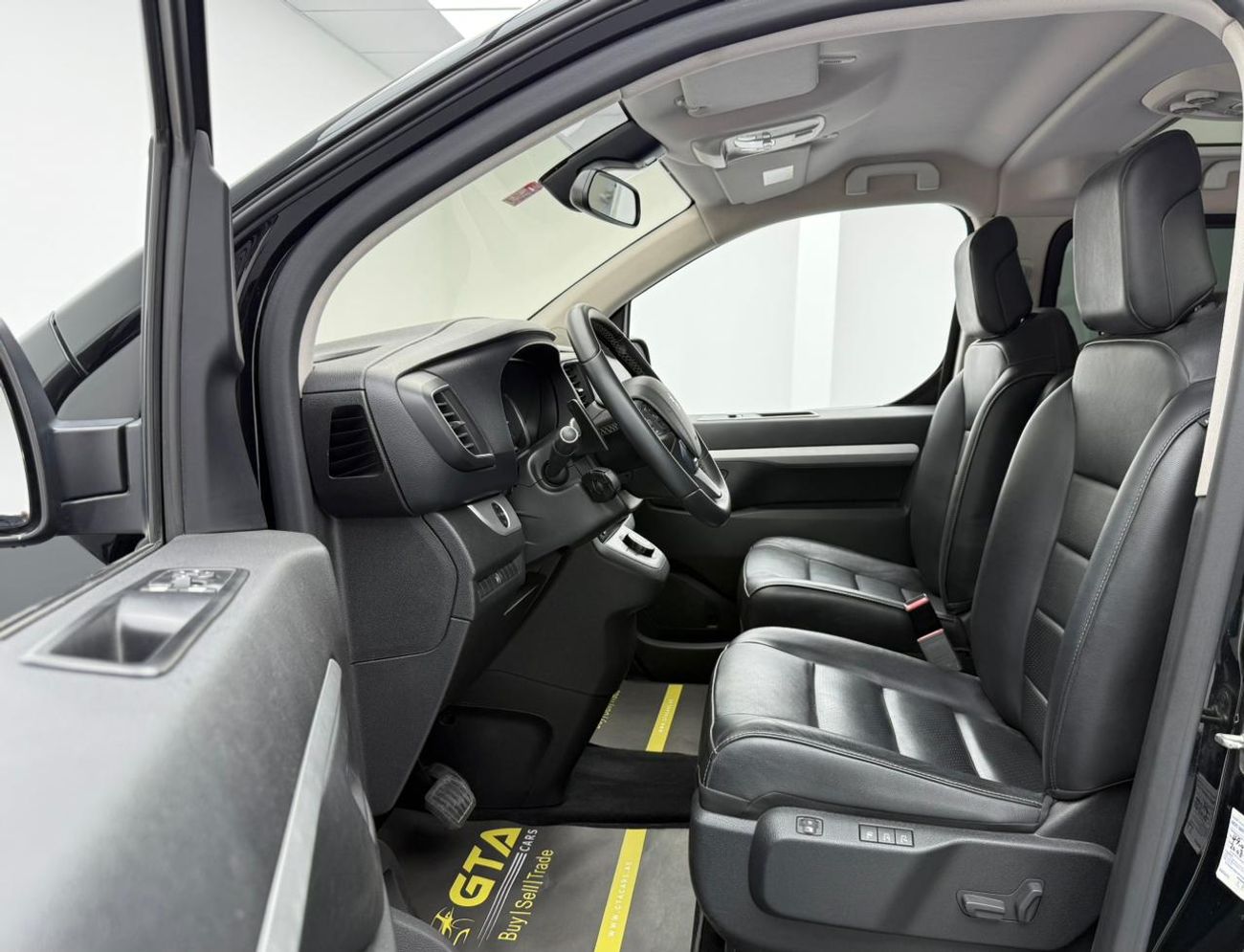 Peugeot Traveller 2020 Peugeot Traveller VIP, 1 Year Unlimited Km Warranty, Peugeot Full Service History, GCC