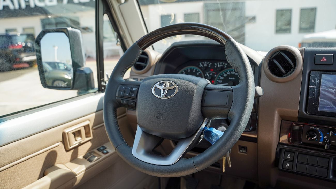 تويوتا لاند كروزر بيك آب