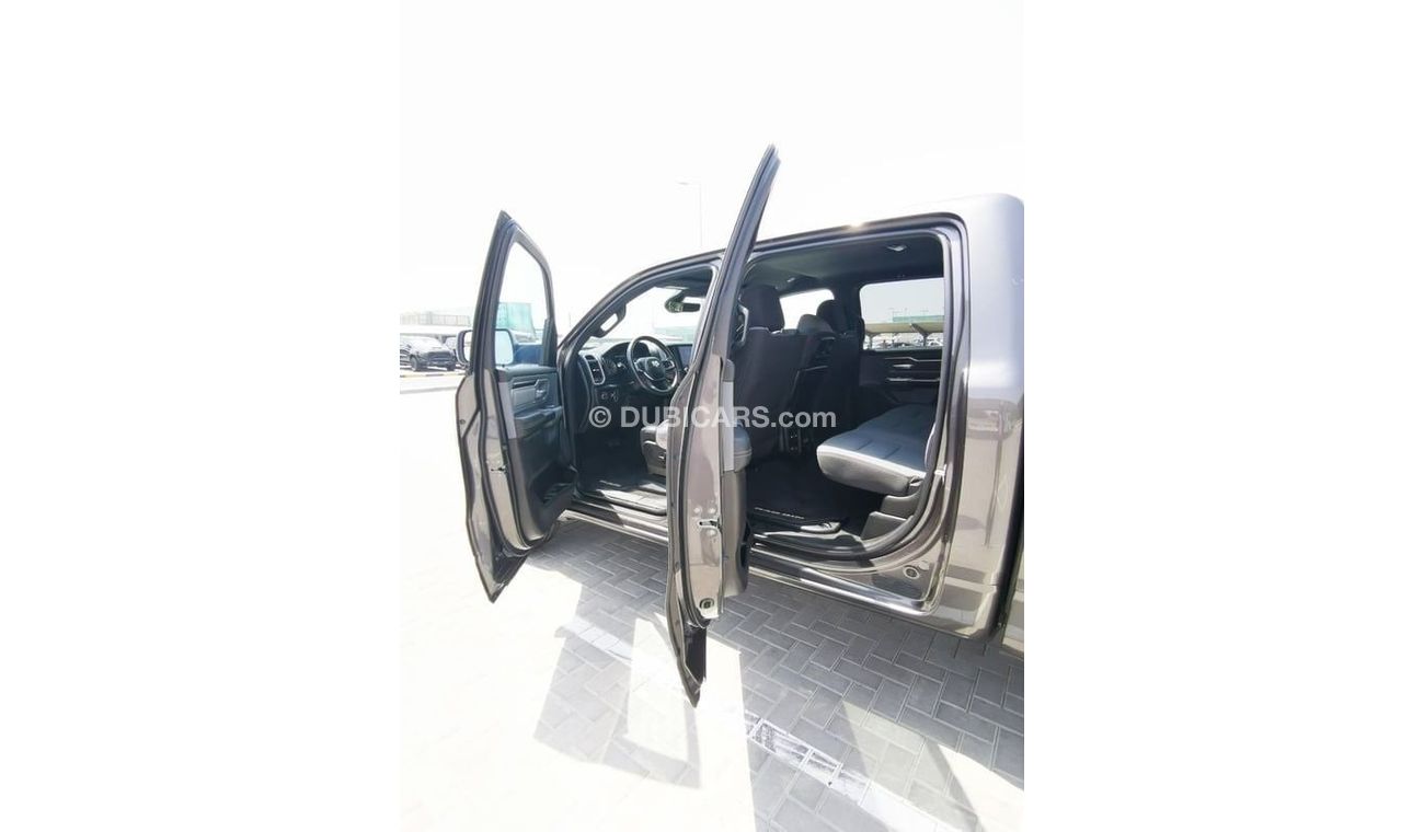 RAM 1500 Dodge RAM Bighorn - 2021 - Grey