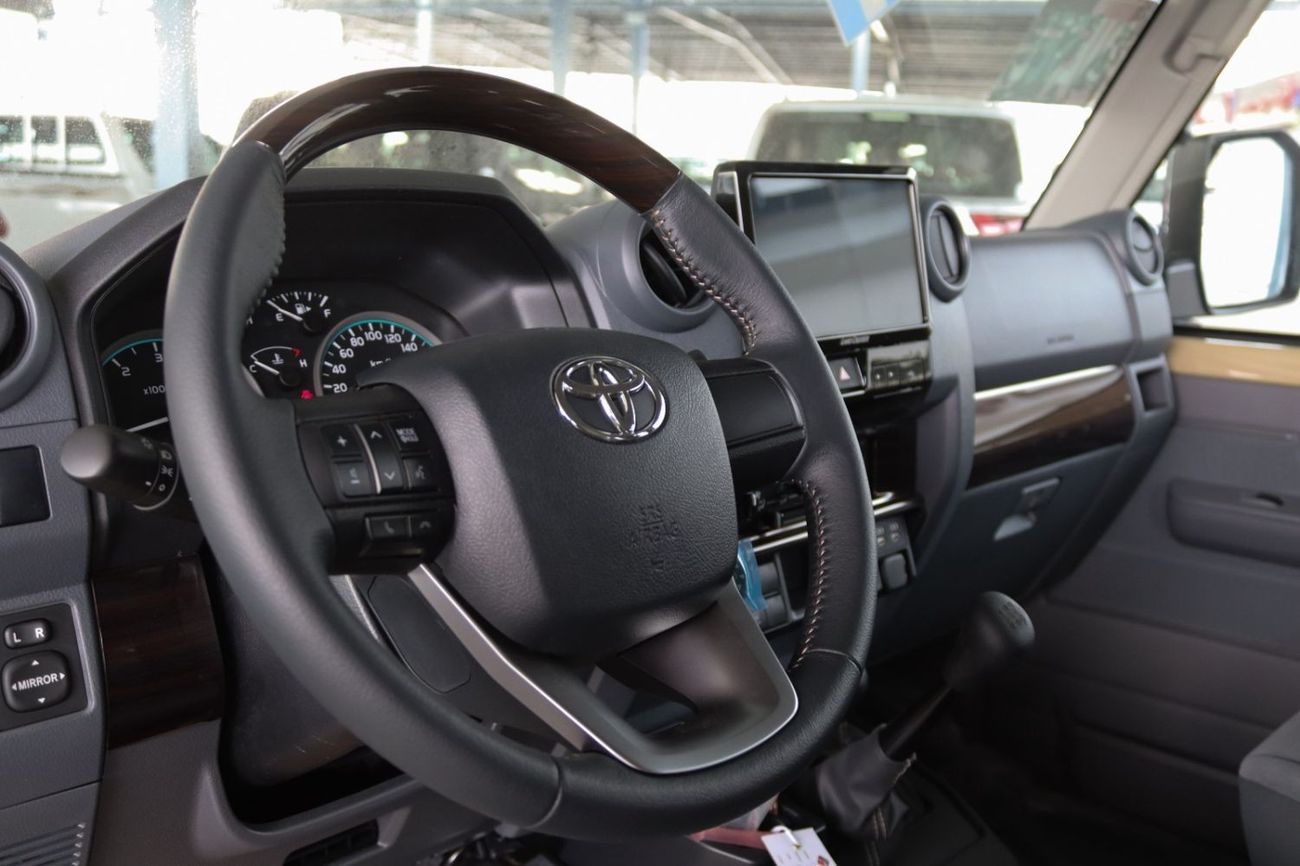 تويوتا لاند كروزر 2025 TOYOTA LAND CRUISER GDJ 76 2.8 DIESEL M/T  **EXPORT ONLY**التصدير فقط خارج الخليج**