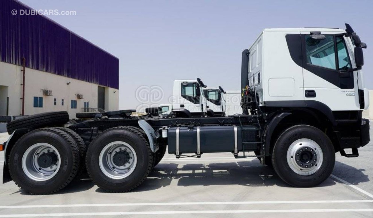 إيفيكو تراكر Head 6×4, GCW 130 Ton HP 420, Sleeper Cabin w/ Hub Reduction MY22 Tractor Head Tractor Head Diesel