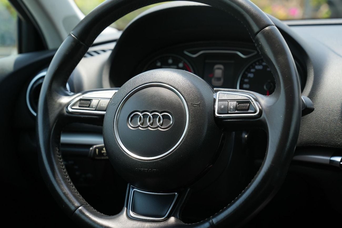 أودي A3 AMBITION 30 TFSI !!GCC SPECS!! WELL MAINTAINED