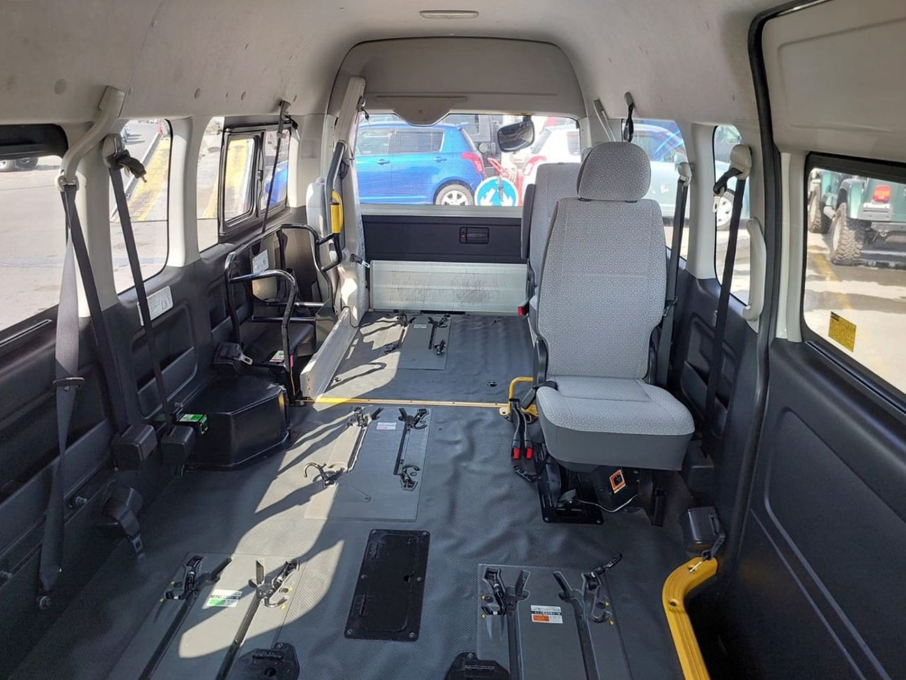 Toyota Hiace (RAMADAN OFFER) TOYOTA HIACE VAN RHD 2014 MODEL 3.0 L DIESEL AUTOMATIC(PM19576)