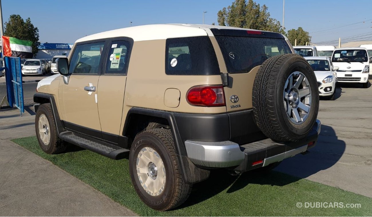 تويوتا إف جي كروزر FJ CEUISER - 2021- 4X4- V6 PTR - GCC- FULL OPTION WITHE D/LOCK