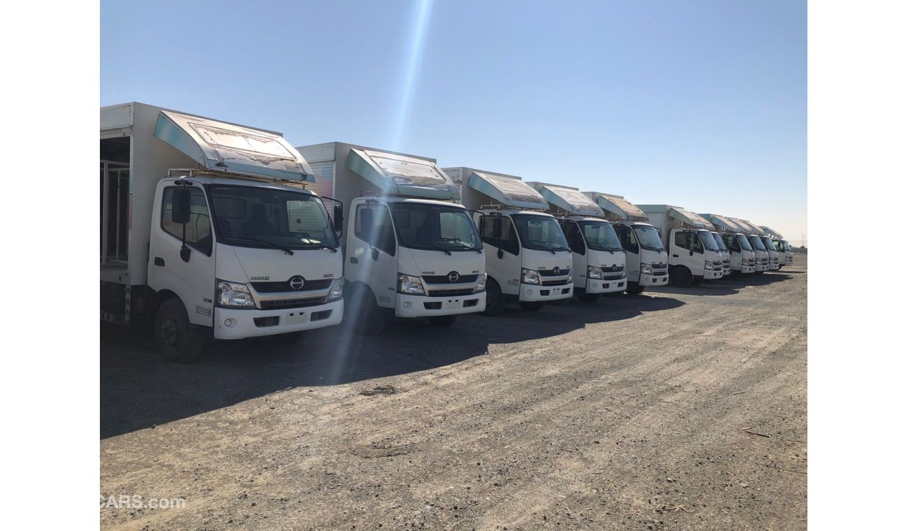 هينو 300 Hino 916 pick up truck,model:2015.Excellent condition