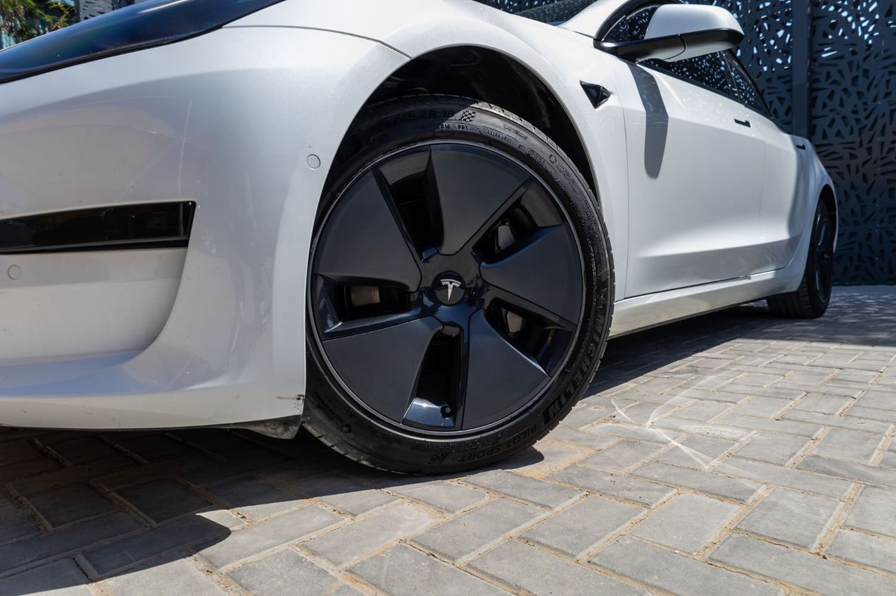 تسلا موديل 3