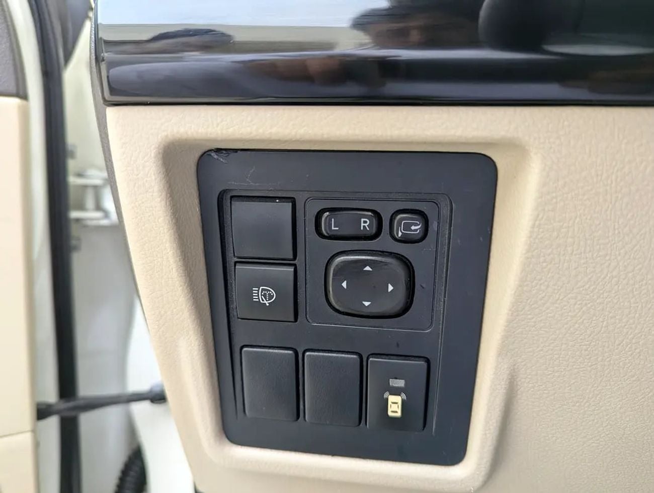 Toyota Prado VXR Full Option-V6 4.0L-GCC specs-Well Maintained