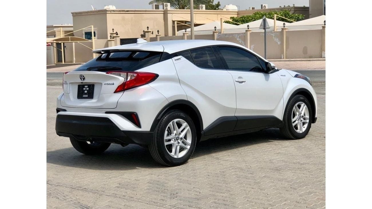تويوتا CHR Toyota C-HR Hybrid 2023 (1.8L) GCC Specs Full Option