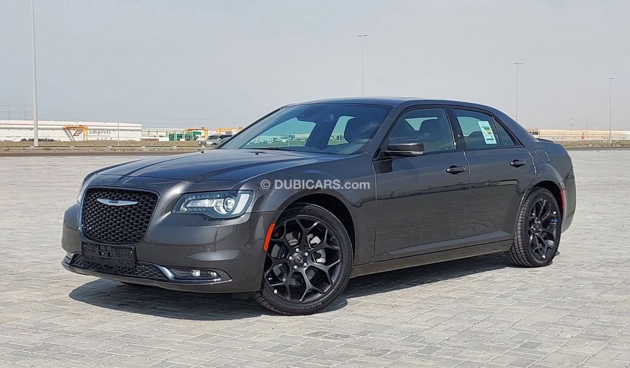 Chrysler 300s Brand New 3.6L V6 2022 GCC Agency Warranty